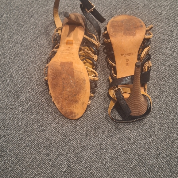 Women shoes - Picture 1 of 4